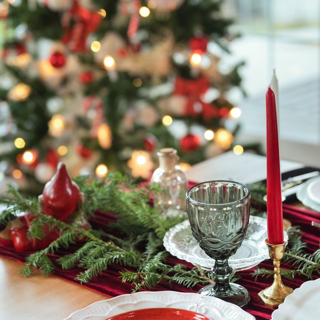 How to Celebrate Christmas in the Office: A Simple Guide to Perfect Corporate Holiday Catering